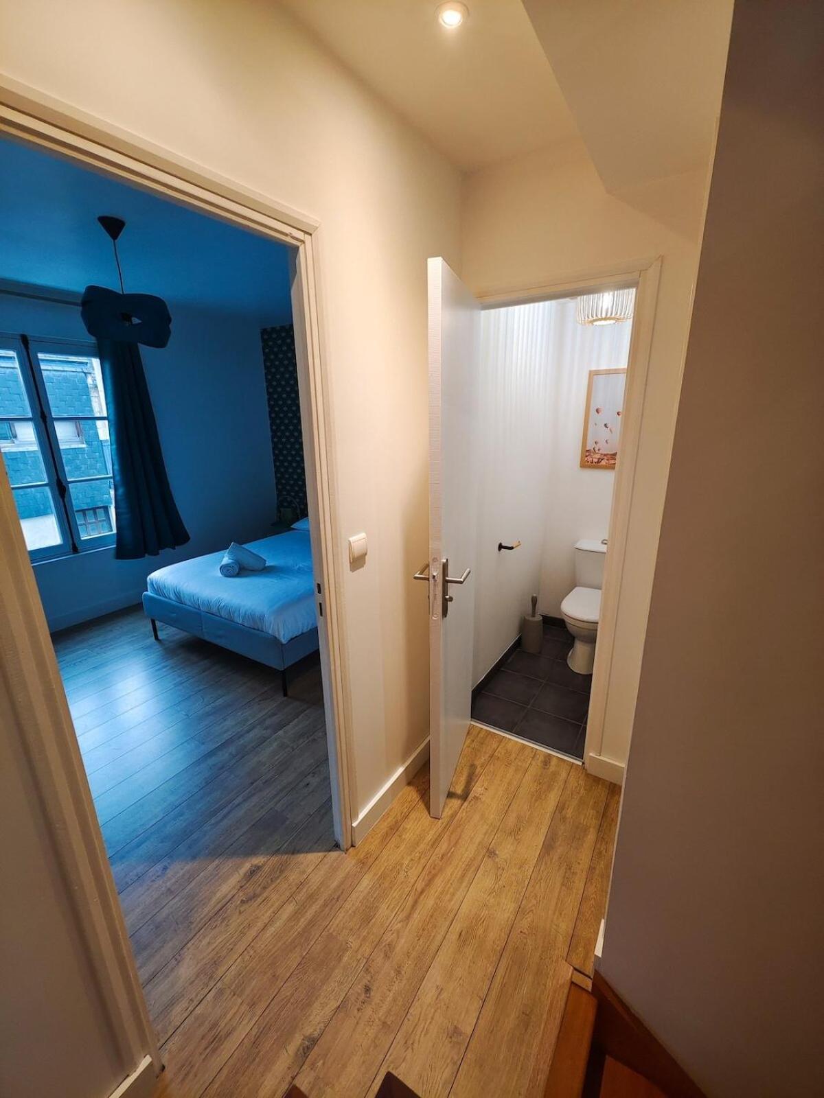 Charmante Petite Maison En Plein Centre *